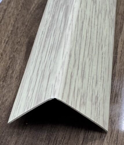 Уголок ПВХ Клен северный